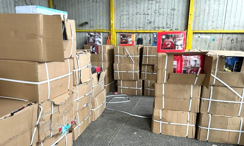 Peste 1400 de lenjerii de pat contrafăcute, în valoare de 700.000 lei, depistate în Portul Constanța