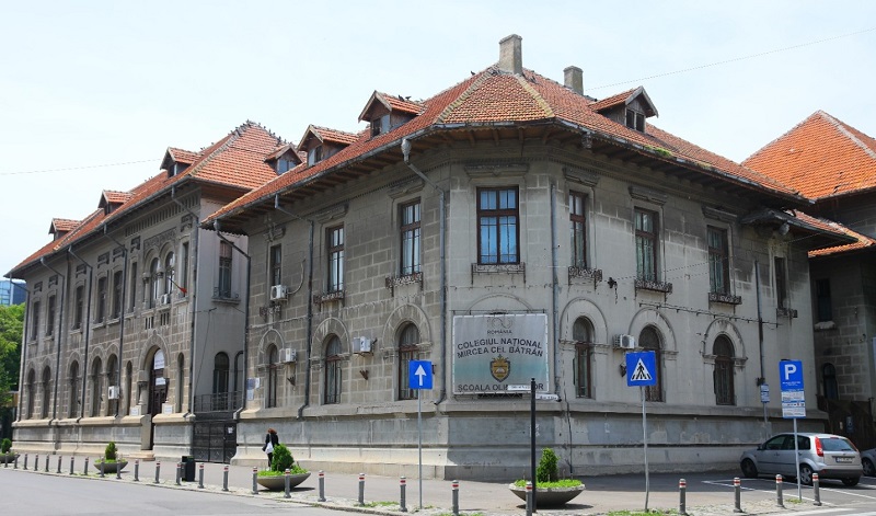 Cum explică Primăria faptul că a pierdut banii pentru reabilitarea Colegiului „Mircea cel Bătrân” / Culisele unui eșec de proporții și justificările municipalității