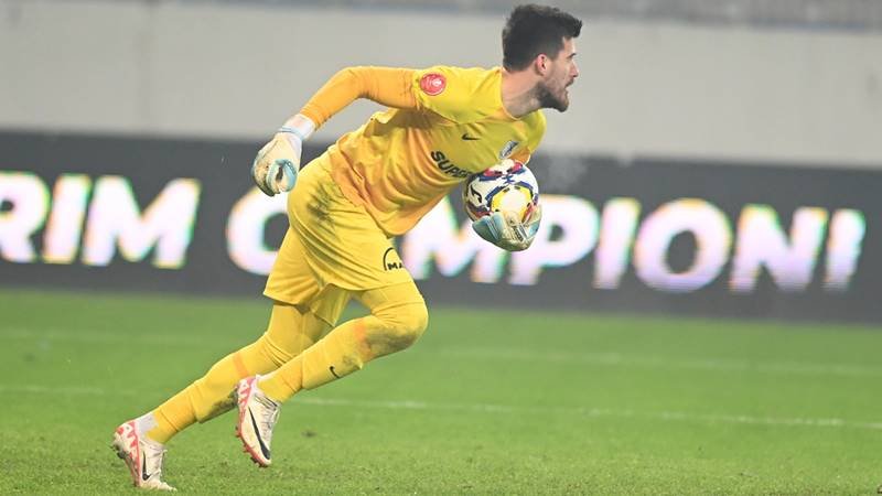 Alexandru Buzbuchi și-a prelungit contractul cu Farul Constanța