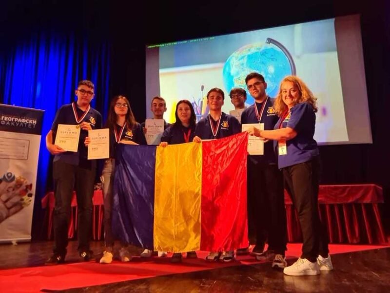 România a obţinut opt medalii, între care două de aur, la Olimpiada Europeană de Geografie. „Mulţumiri părinţilor pentru sprijinul necondiţionat al copiilor”
