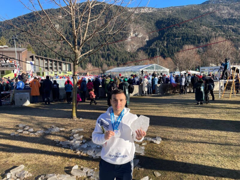 Constănţeni cu care ne mândrim! Cristian Tranulea a luptat cu frigul și propriile limite – înotătorul este vicecampion mondial! “Sunt fericit pentru această medalie”
