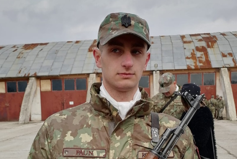 Constănţeni, puteţi salva viaţa unui tânăr de 21 de ani! Mihai are nevoie de autor pentru a putea trăi şi a-şi construi viitorul