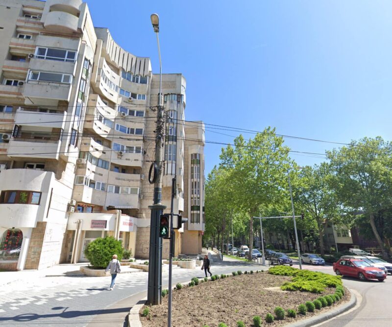 Vergil Chiţac declară “război” firelor de pe stâlpi. “Aspectul e, cum știți, oribil și așa nu mai putem sta”