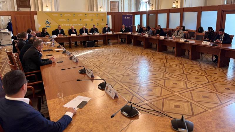 USR acuză o tentativă de puci anti-Bolojan în interiorul PNL. Silviu Coșa: „Nu am participat la puciul care nu a existat. Informația este un fake news total”