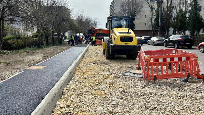 CONSTANȚA. Lucrări în cartierul Inel II: sunt reconfigurate trotuarele, carosabilul, locurile de parcare și spațiile verzi