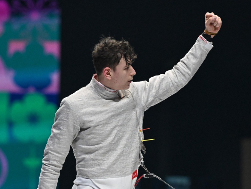 Români cu care ne mândrim! Vlad Covaliu este vicecampion mondial la scrimă