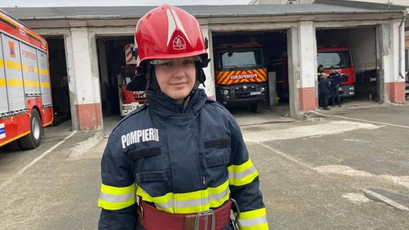 CONSTANȚA. O inimă mare, într-un corp fragil. Patricia Purice, voluntară ISU Dobrogea, a ajuns la spital după ce a ajutat o femeie prinsă între ușile autobuzului: „Avem nevoie de oameni ca tine”