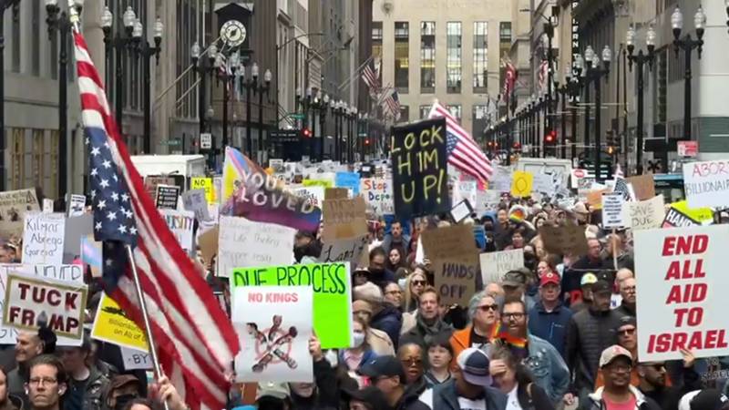 (VIDEO) „Rezistență în fața tiraniei”. Mii de oameni au participat la proteste anti-Trump în SUA