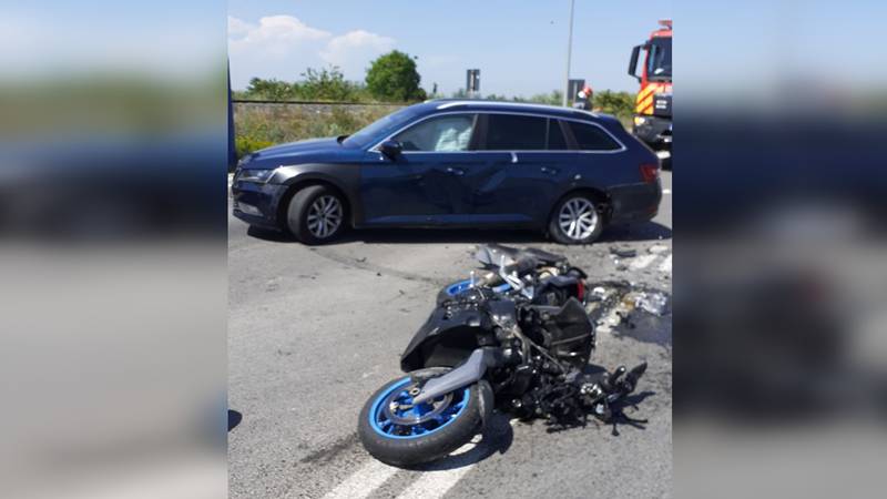 Accident grav între o mașină și o motocicletă, în zona Midia: motociclistul este inconștient