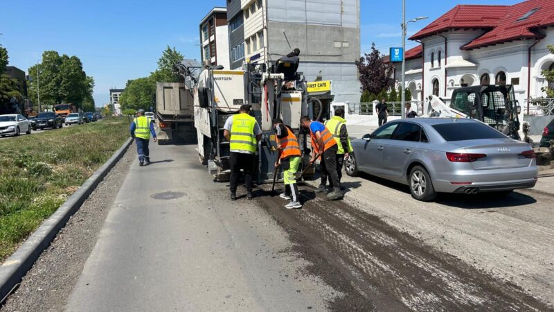 Continuă lucrările de frezare a carosabilului pe bulevardul Mamaia – traficul rutier este restricționat parțial