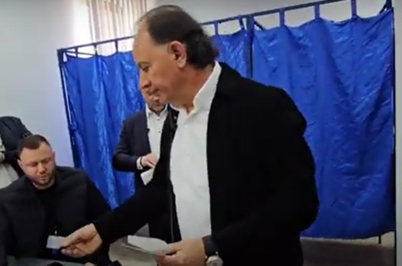 ALEGERI PREZIDENȚIALE. Mohammad Murad a votat pentru o schimbare profundă: „Am votat pentru o țară fără ură. Am votat pentru românii care vor să vină acasă”