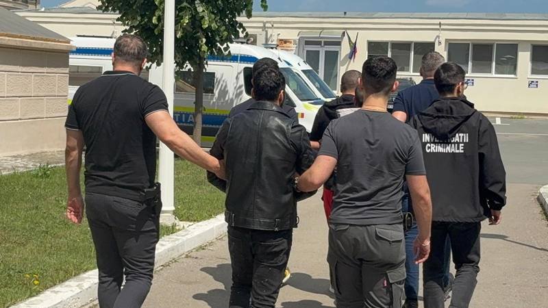 (VIDEO) Patru persoane reținute pentru proxenetism în urma perchezițiilor din județul Constanța