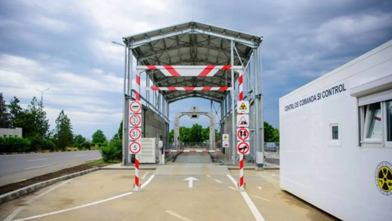 Control vamal modern la Constanța. Echipament de scanare cu raze X pentru controlul coletelor, bagajelor de mână şi paleţilor