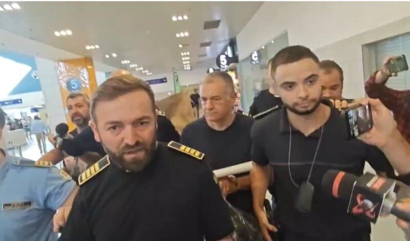 Cumnatul lui Mircea Geoană, condamnat la 6 ani de închisoare pentru mită, a fost adus în ţară