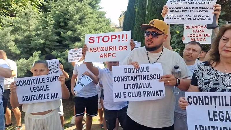 CONSTANȚA. Micii comercianți de pe litoral protestează împotriva ANPC