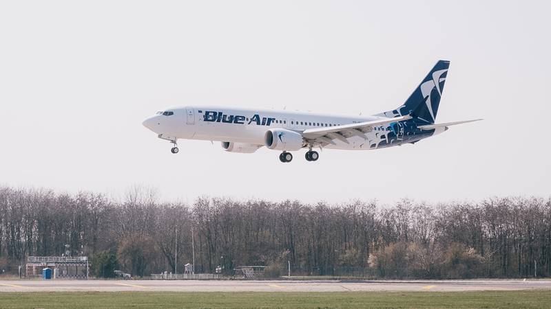 Compania aeriană Blue Air, deținută de statul român, a intrat în faliment