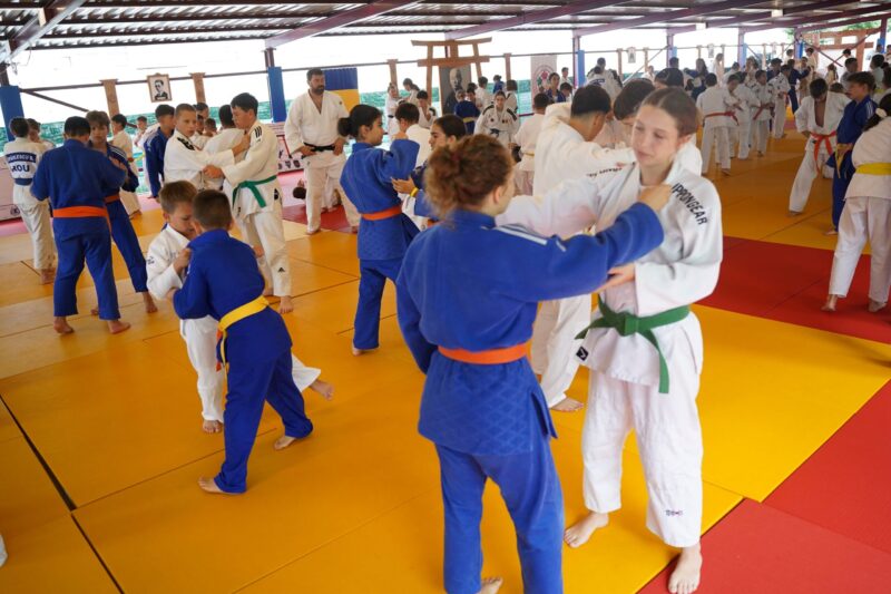 Venus, capitala judo-ului din România. Peste 350 de judoka din țară și de peste hotare se vor antrena timp de o săptămână pe litoral