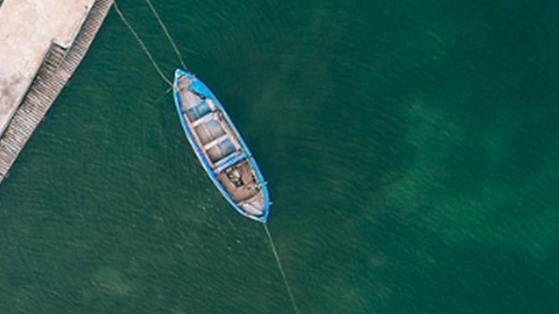 JUDEȚUL CONSTANȚA. La un pas de tragedie în Dunăre! Trei copii au fost salvați de la înec de către un localnic cu barca