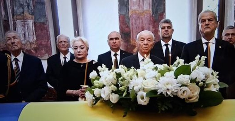Nicușor Dan și Klaus Iohannis, absenți de la înmormântarea lui Ion Iliescu. Foşti şi actuali oameni politici, prezenți la ceremonii