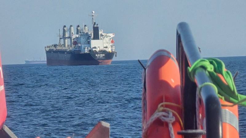 (FOTO) Intervenție ARSVOM în apropiere de rada Sulina pentru preluarea unui marinar care necesita îngrijiri medicale de urgență