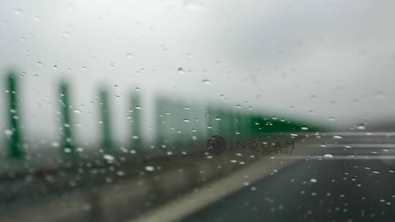 ATENȚIE, ȘOFERI! Ploaie torențială pe Autostrada A2 București – Constanța: reduceți viteza!