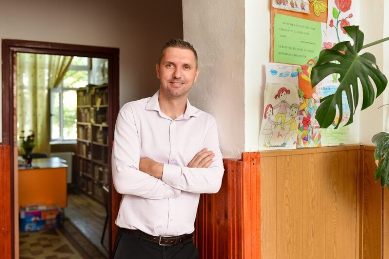 Noul an școlar începe cu tensiuni. Mesajul unui profesor: Nu pot fi de acord să mergem în faţa elevilor şi să ne abandonăm menirea