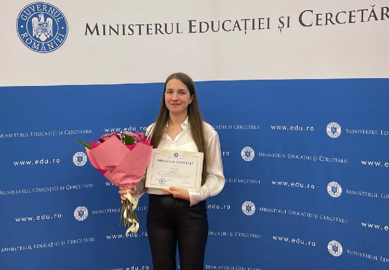 O premiantă de excepție: Eva-Florina Tudor, absolventă a Liceului „Ovidius”, premiată la Gala olimpicilor internaționali