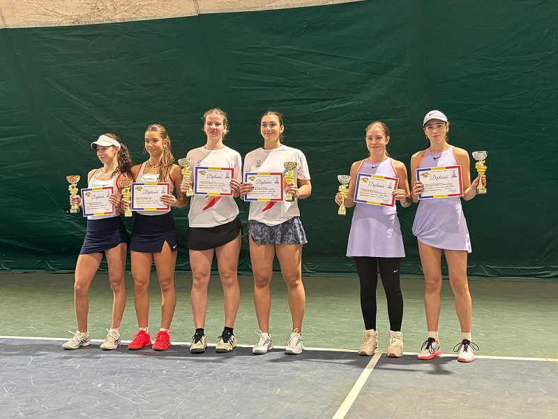 FOTO Katerina Petre, elevă la Școala Gimnazială nr. 8 Constanța, vicecampioană națională U16 la dublu, la doar 14 ani