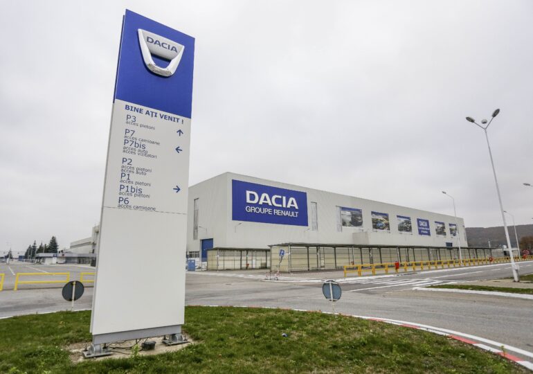 Val de concedieri voluntare la Dacia. Cei care pleacă primesc până la 50.000 de euro