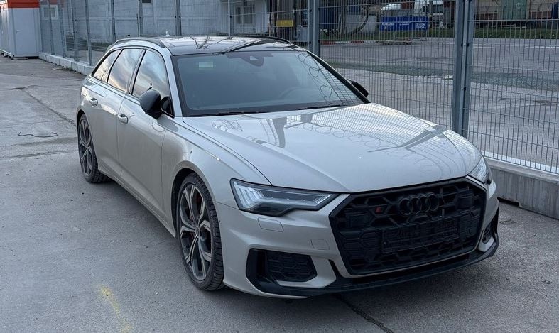 Bolid de lux, căutat în Polonia, descoperit în Portul Constanța