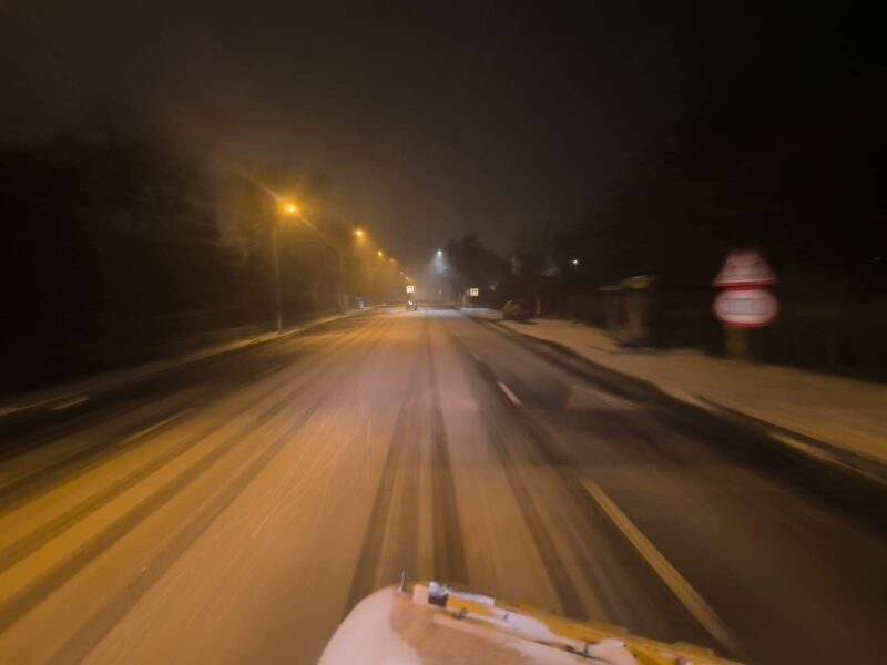 IPJ Constanța: Condiții de zăpadă și polei pe drumurile din județul Constanța. Polițiștii reamintesc obligativitatea echipării autovehiculelor cu anvelope de iarnă.