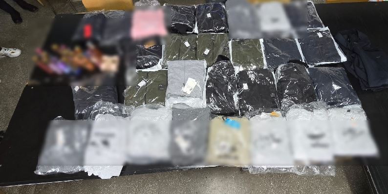 Parfumuri, haine și unelte suspecte, descoperite la târgul săptămânal din Constanța