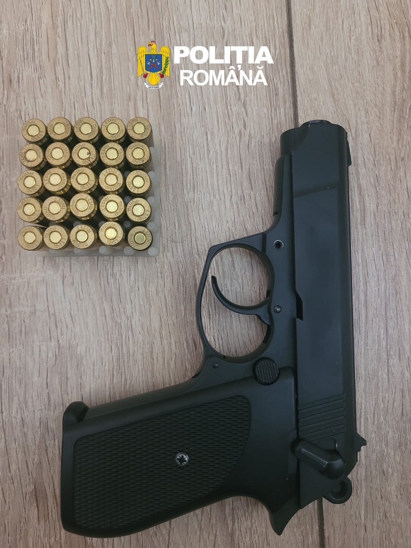 Trei constănțeni au rămas fără permisele de armă, iar unul s-a ales cu dosar penal