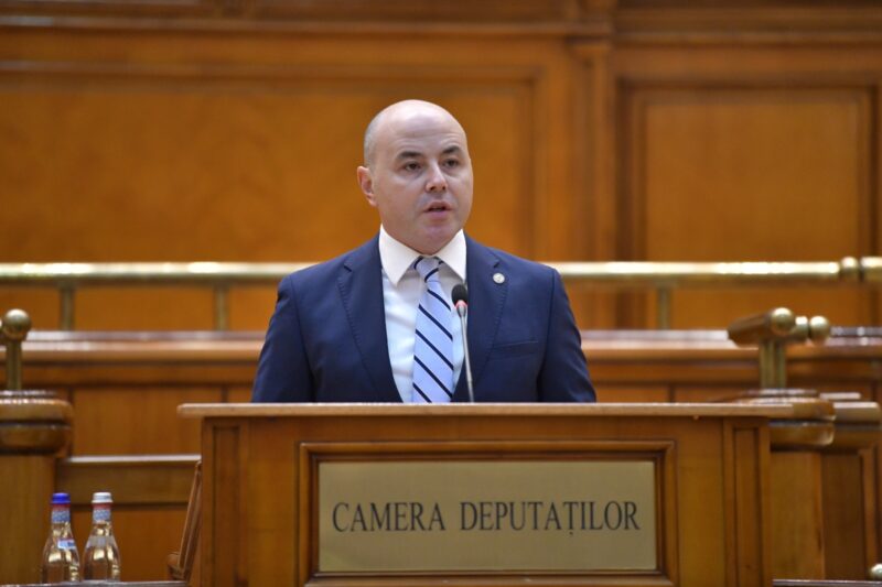 Alexandru Muraru (PNL) avertizează: „Moțiunea PSD-AUR afectează direcția pro-occidentală”