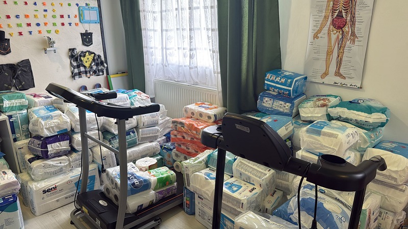 Daruri pentru beneficiarii centrelor sociale din Negru Vodă. Grădinița 57 Constanța continuă proiectul „Lanțul mânuțelor fericite”