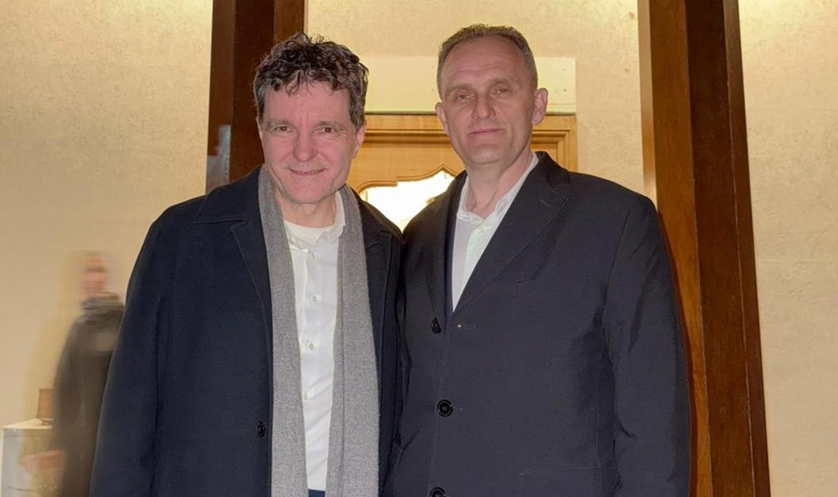 Apariție surpriză la Mănăstirea Cornu în Vinerea Mare: Nicușor Dan, fotografiat cu liderul CJ Prahova