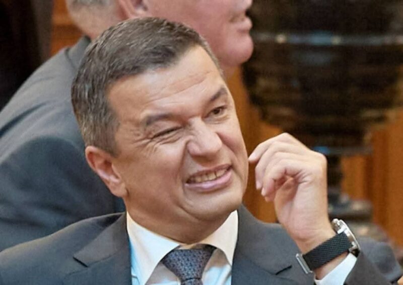 Sorin Grindeanu: N-avem nimic împotriva persoanei Adrian Veştea, doar că l-am informat că decizia PSD se mai lasă aşteptată