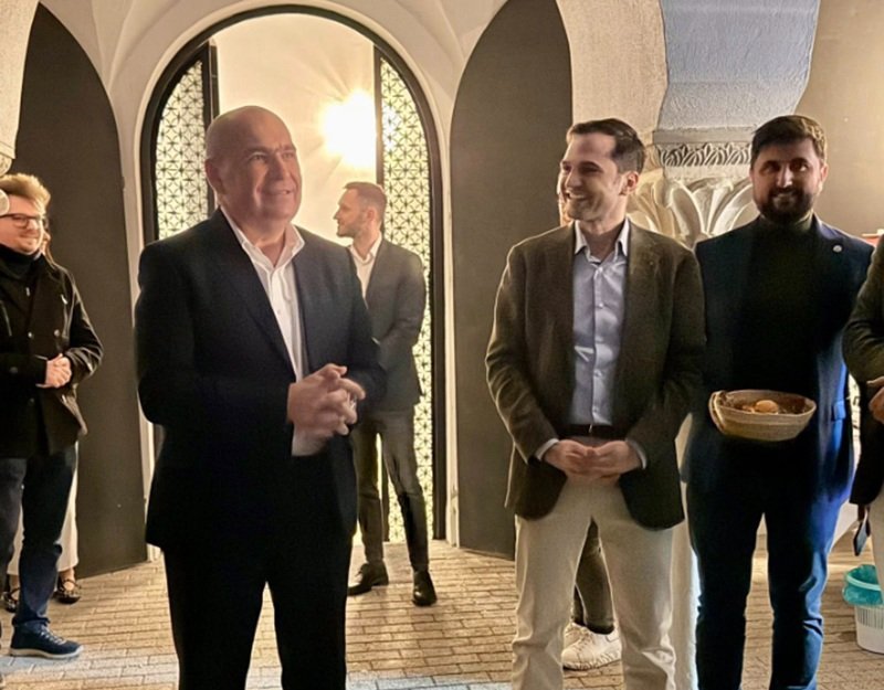 Bolojan le transmite liberalilor că nu demisionează, în timp ce PSD pregătește votul pentru retragerea sprijinului politic