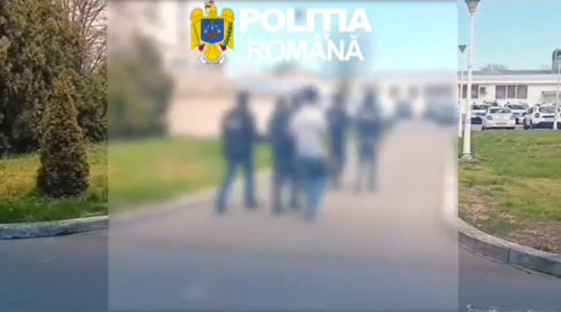 CONSTANȚA. Bărbați arestați preventiv după ce au furat un telefon și un pachet de țigări dintr-o locuință