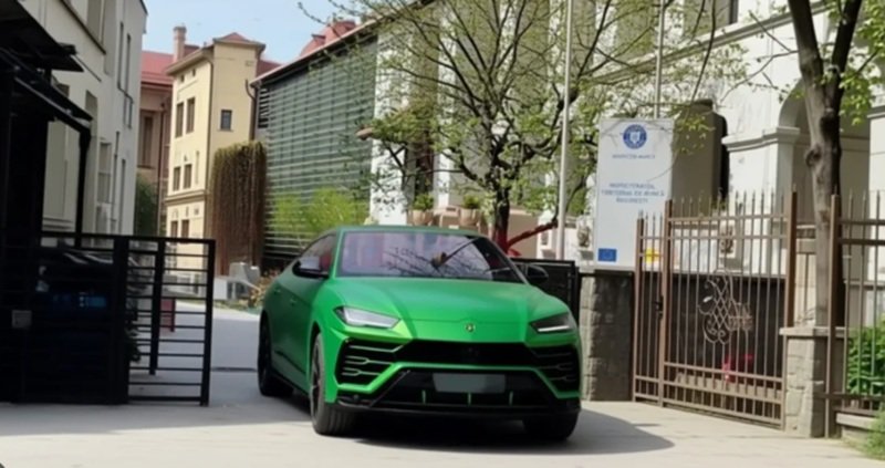 Șeful ITM București demis după ce a fost surprins venind la serviciu cu un Lamborghini Urus
