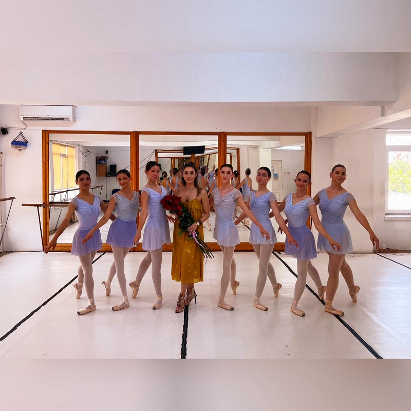 „Mărul de Aur”, un succes răsunător pe scena Teatrului de Stat Constanța. Povestea Angelicăi Elena Mihale Ceară, balerina care de 40 de ani trăiește prin dans