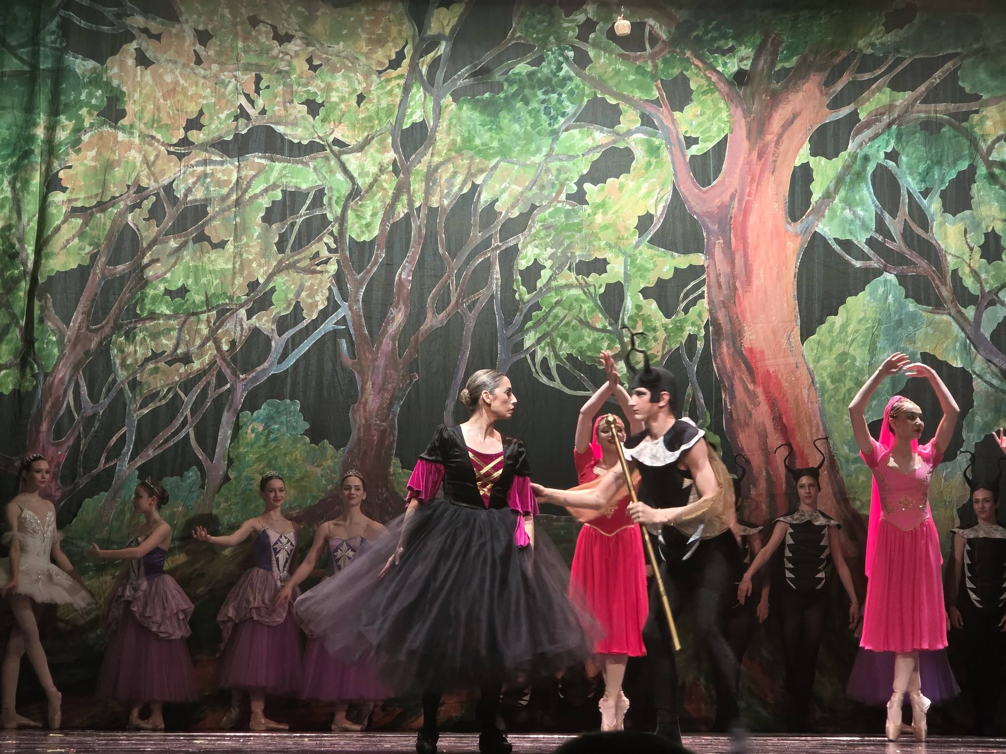 „Mărul de Aur”, un succes răsunător pe scena Teatrului de Stat Constanța. Povestea Angelicăi Elena Mihale Ceară, balerina care de 40 de ani trăiește prin dans