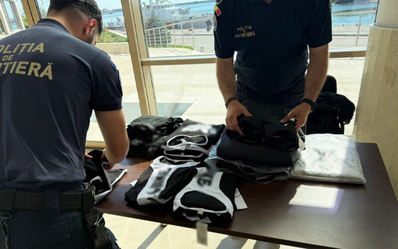 Peste 100 de articole vestimentare și parfumuri, confiscate de poliţiştii de frontieră la Mangalia