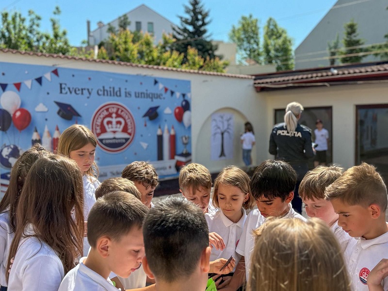 Activități de prevenire a bullyingului în școlile din Constanța. Polițiștii au organizat acțiuni educative pentru elevi
