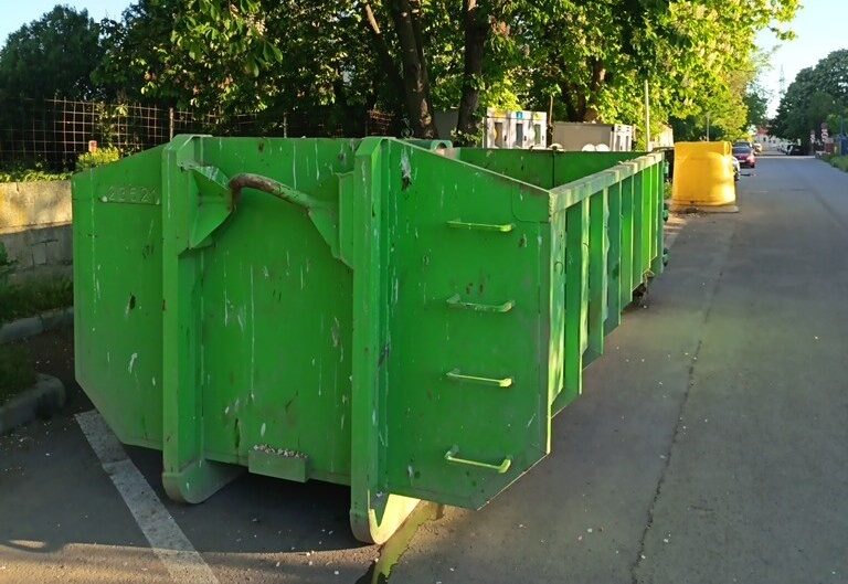 Containere pentru deșeuri voluminoase amplasate în două zone din Constanța. Ce pot depozita locuitorii