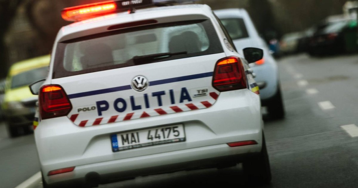 Tânără de 19 ani, urcată cu forța într-o autoutilitară, pe o stradă din Constanța. Un tânăr de 17 ani a fost reținut de polițiști