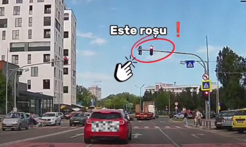Șofer din Constanța, prins după ce a trecut pe roșu și a pus în pericol pietonii. A dat vina pe mama sa de 70 de ani