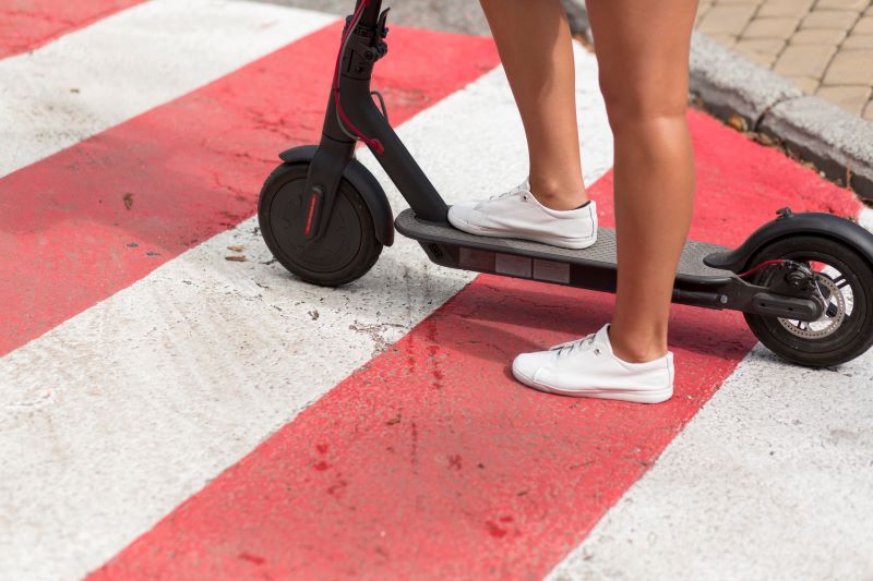 Copil pe trotinetă, lovit de un autoturism pe bulevarul Mamaia
