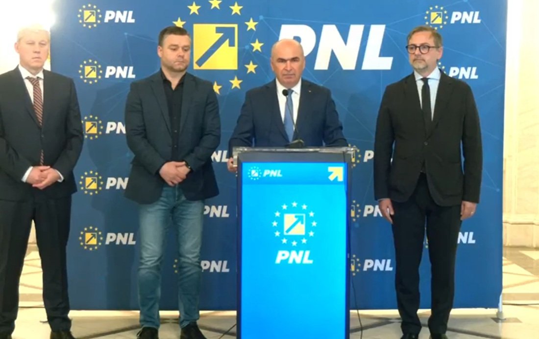 Bolojan îi răspunde lui Nicușor Dan: „Apelul la responsabilitate trebuia făcut înainte de moțiunea de cenzură”