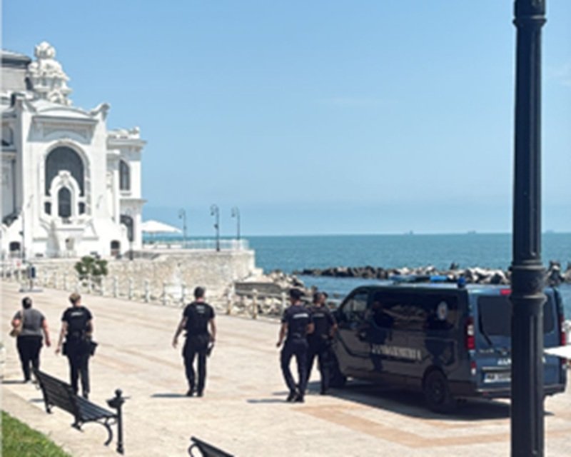 Aproape 1.100 de persoane evacuate de pe litoral după explozia dronei maritime din Portul Constanța